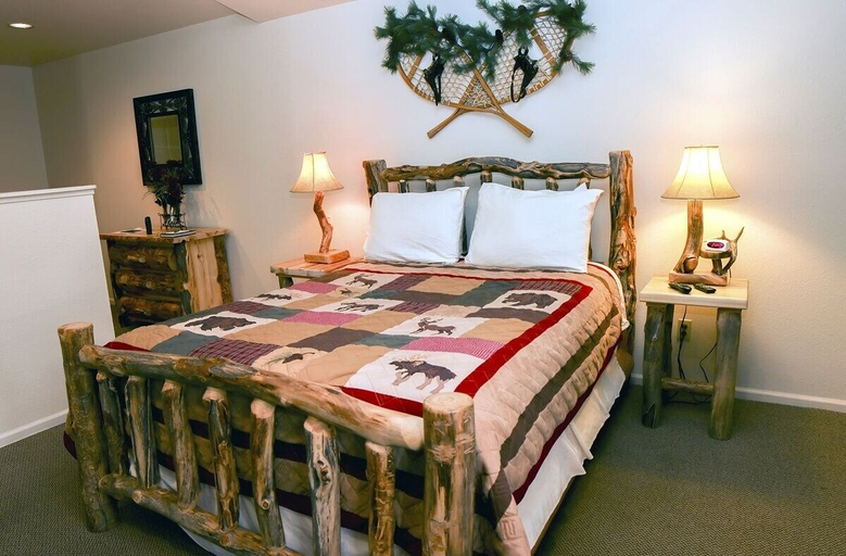Bedroom 2, Fawn Valley Inn: 101 Condo, Larimer