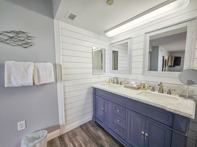 Bathroom 4, 204b 2 Bedroom Condo, Horry