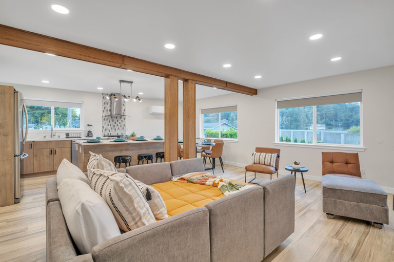Living area 2, Pacific Northwest Retreat Duplex 3min from Seattle by RedAwning, Tukwila