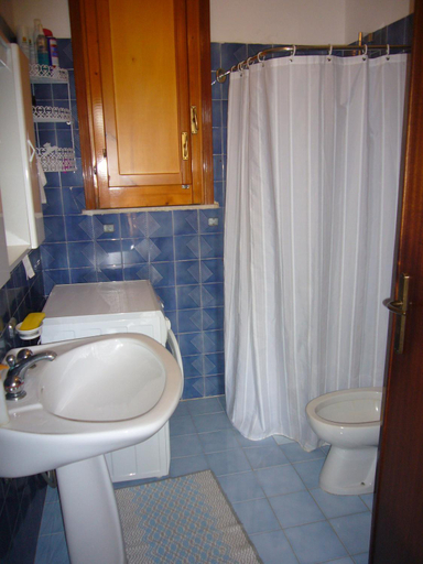 Bathroom 3, Villa Marino, Trapani