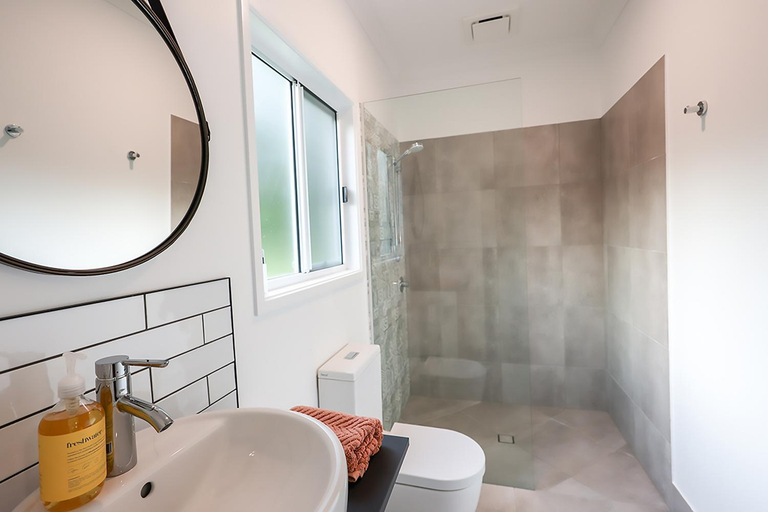 Others 2, The Poolhaus Retreat - Peaceful Private Studio, Maroochy