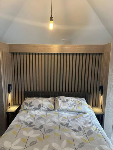 Bedroom 2, 3 Bed Barn - Pets - Smoking - Garden - Parking, Derry and Strabane
