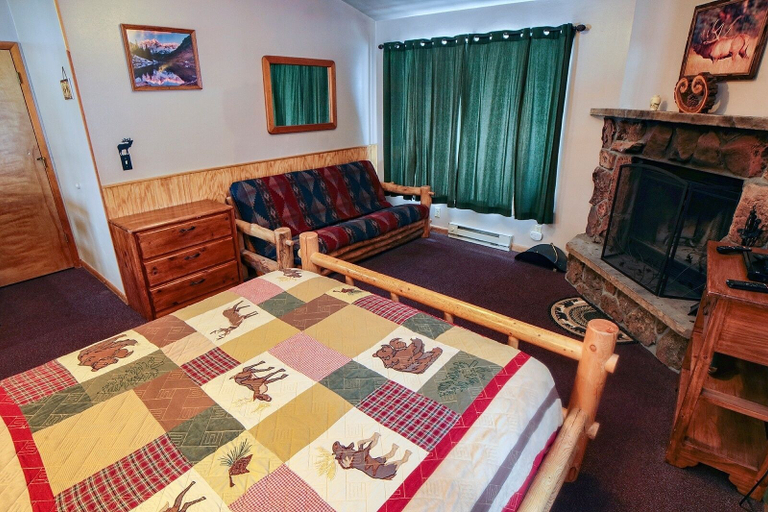 Room 3, Lazy R Cottages: 7b 1 Bedroom Cottage, Larimer