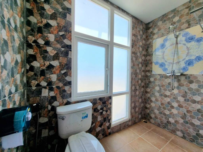 Bathroom 9