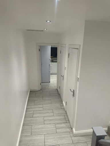 Others 5, Kuramoh Modern Apartment, London