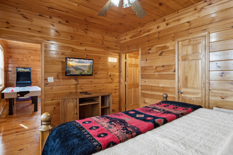 Bedroom 3, Smoky Mountain Lodge 6 Bedroom Cabin by RedAwning, Sevier