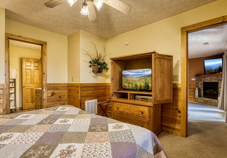 Bedroom 3, Enchanted View Lodge 3 Bedroom Cabin by RedAwning, Sevier