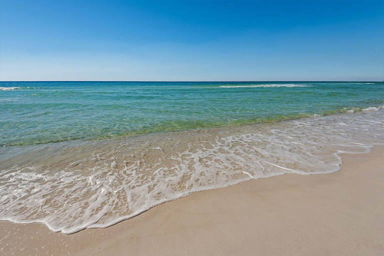 Beach 4, Beautiful Ocean Views! 2-bedroom, 2-bathroom! Resort Pools!, Bay
