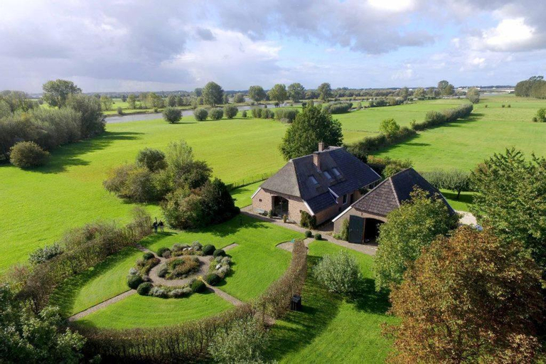 Others 2, The nicest farmhouse in Holland!, Voorst