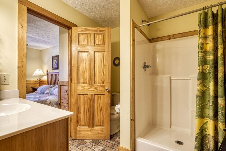 Bathroom 4, Enchanted View Lodge 3 Bedroom Cabin by RedAwning, Sevier