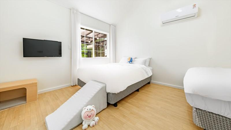 Bedroom 2, Gapyeong Dog Pension Green, Gapyeong
