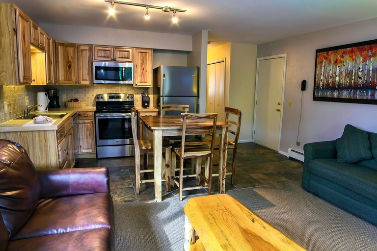 Interior, Fawn Valley Inn: 303 1 Bedroom Apts, Larimer