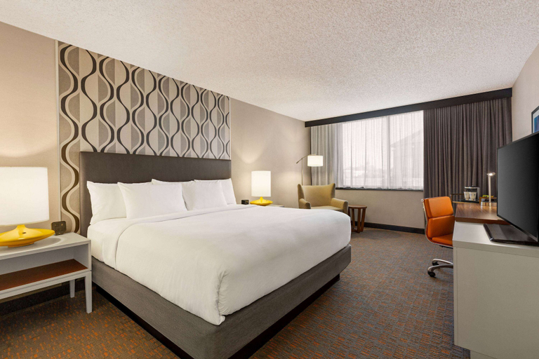 Bedroom 4, Wyndham Fort Smith City Center, Sebastian