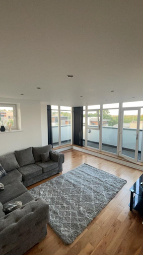 Others 5, Impeccable 2 Bed 2 Bath Penthouse, London