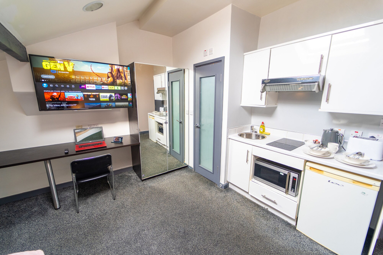 Private kitchen 5, Remarkable 1-bed Studio in Birmingham, Birmingham