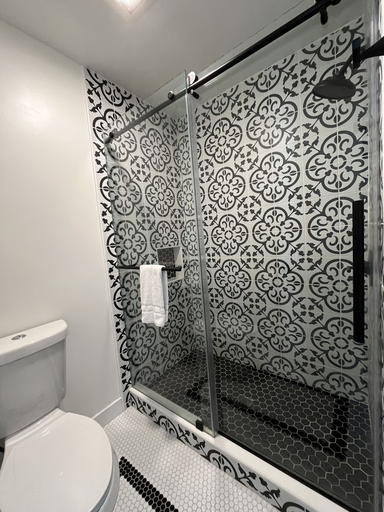 Bathroom 4, Anaheim Maingate Inn, Orange
