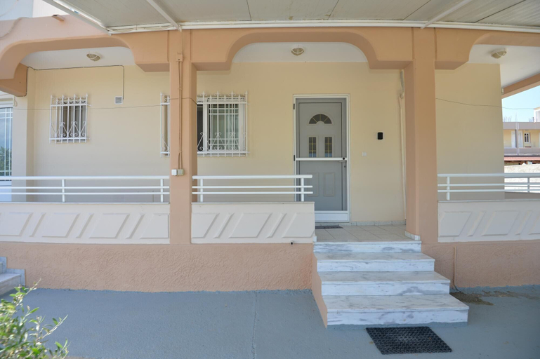 Room 3, Nina s Apt in Ialysos Near the Beach, South Aegean