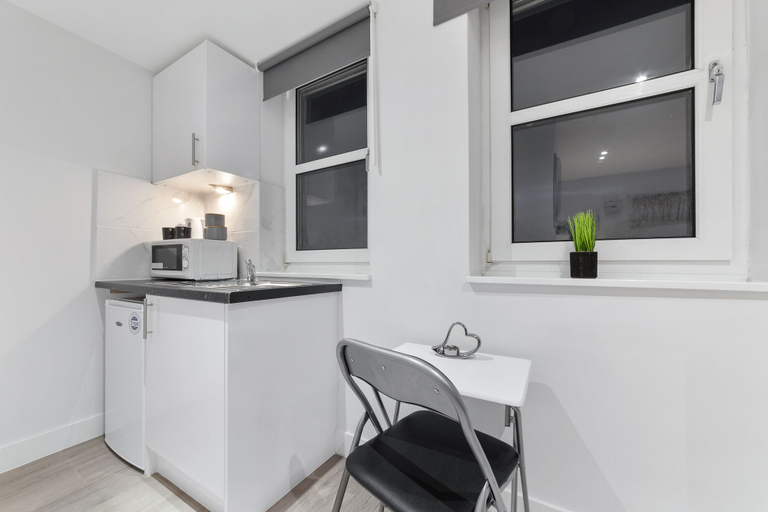 Others 4, Serviced Ensuite Room Crystal Palace London Se20, London
