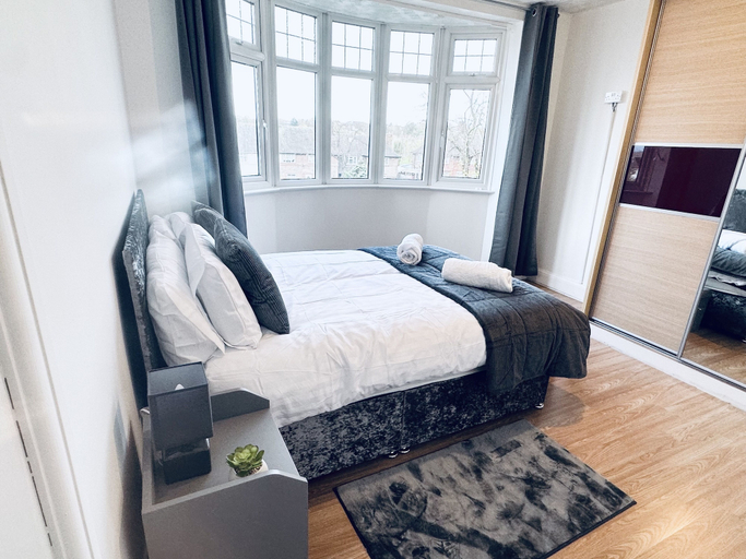 Bedroom 2, Impeccable 3-bed House in Nottingham Central, Nottingham