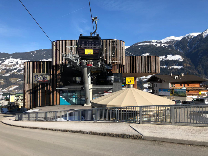 Others 3, Mountain Penthouse Top 8 & 9, Schwaz