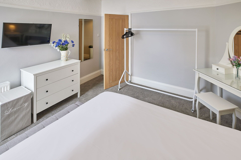 Room 5, Host Stay The Glaisdale at Brunswick Holiday Apartments, North Yorkshire