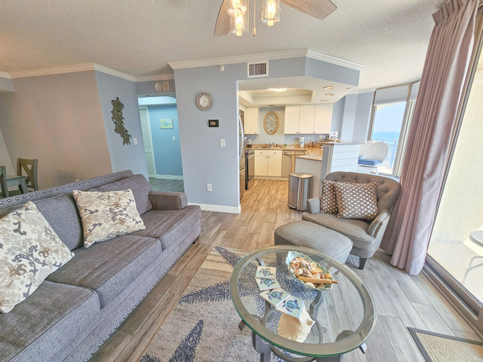 Living area, 204b 2 Bedroom Condo, Horry