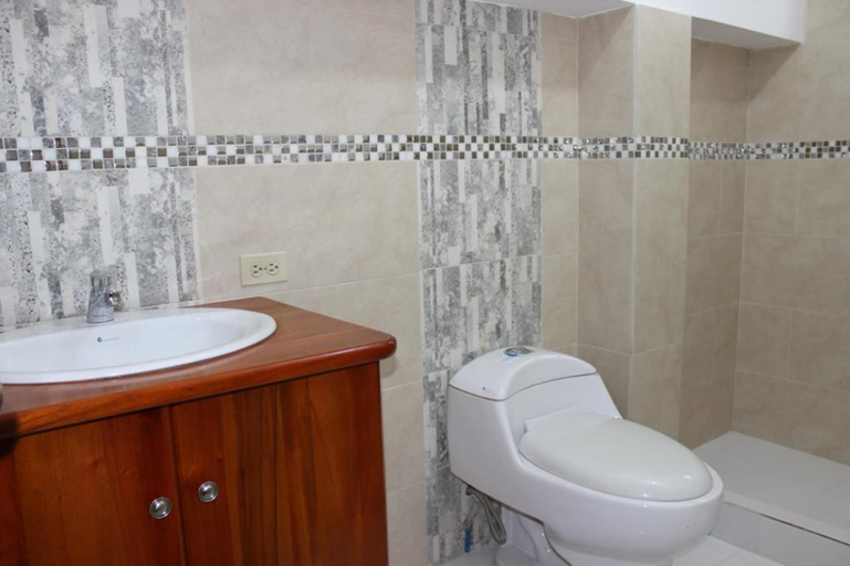 Bathroom 4, The Island Home, Santa Cruz