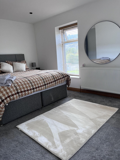 Bedroom 2, Modern Newly Renovated 3 Story House in Ebbw Vale, Blaenau Gwent
