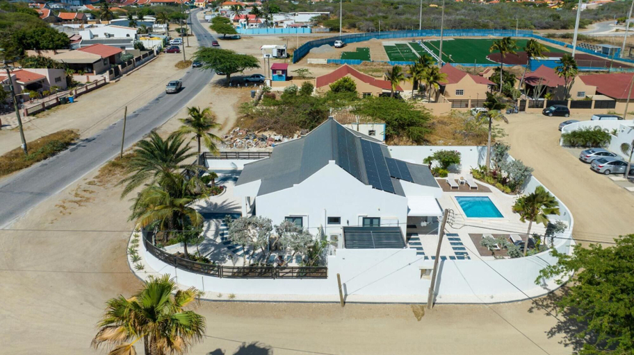 Exterior & Views 2, Brand NEW 3br2ba Villa With Pool in Great Location