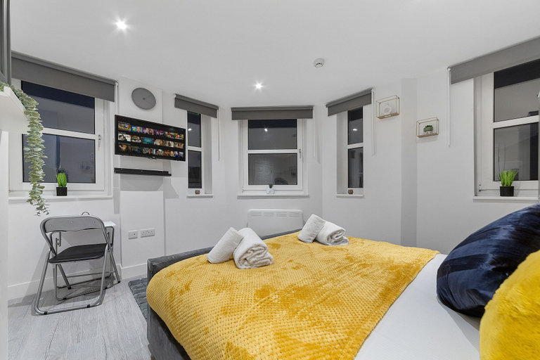Bedroom 3, Serviced Ensuite Room Crystal Palace London Se20, London