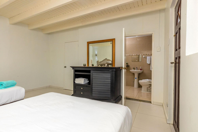 Bedroom 3, Sleeps 16 Palm Beach - 6BR Villa w Private Pool