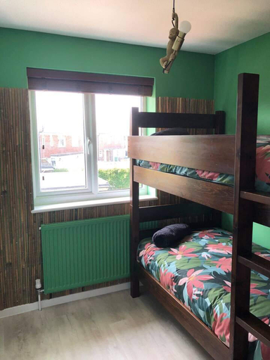 Bedroom 2, 3 Bed House - Sleeps 6 - Garden - Parking - Wifi, East Sussex