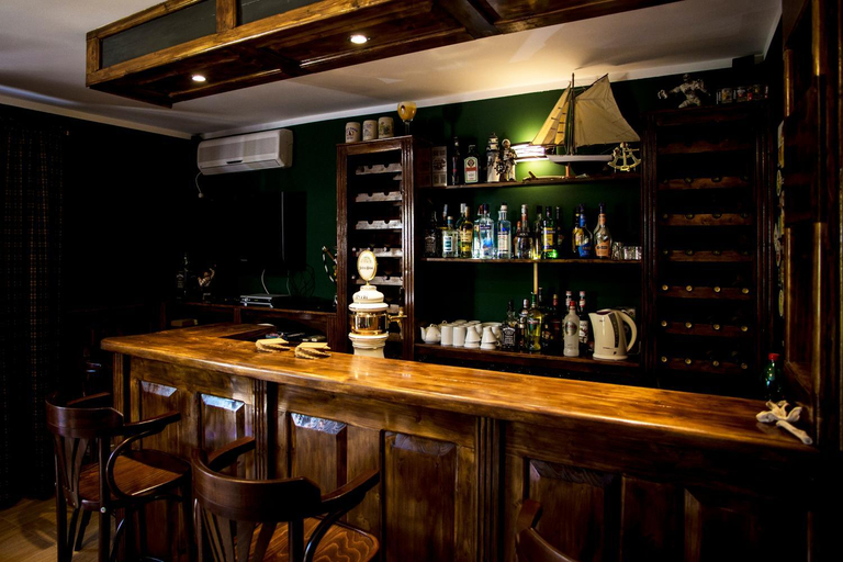 Food & Drinks 5, Villa Dolphin Apartments