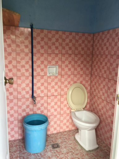 Bathroom 2, Vilma's Homestay, Bontoc