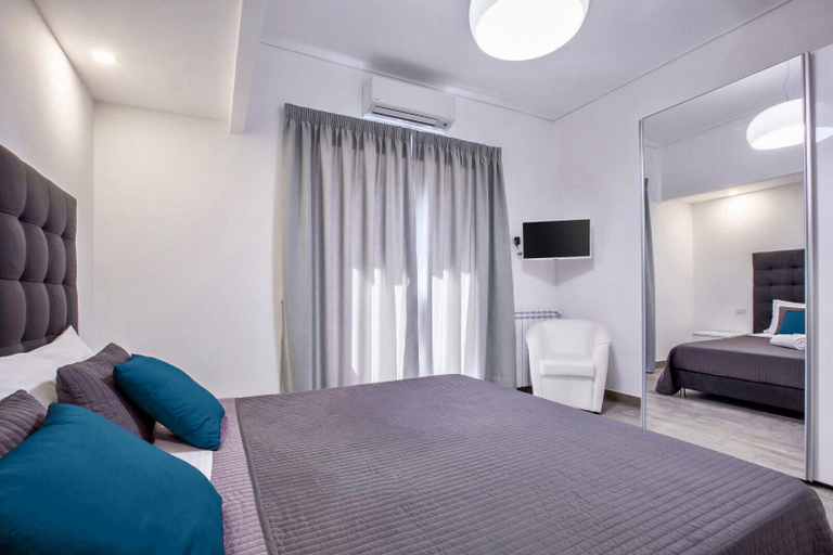 Room 3, Modern Sorrento two bedroom Apartment with Terrace, Napoli