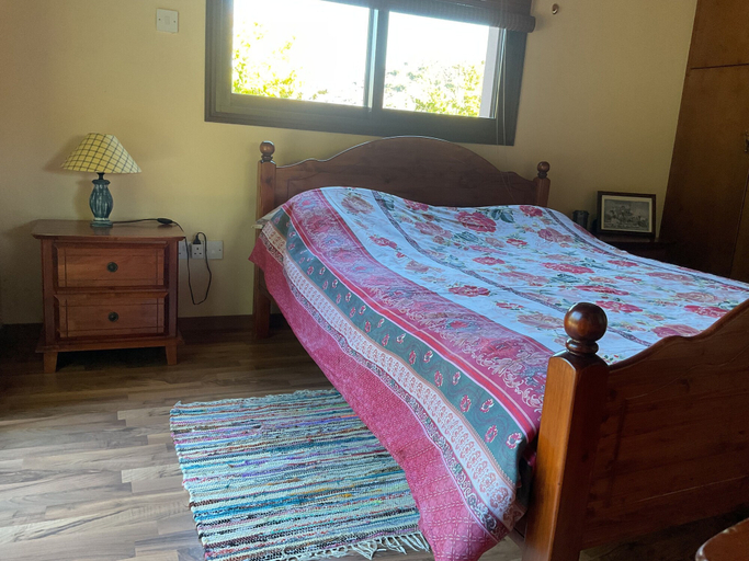 Room 4, Beautiful 3 Bedr House in Arakapas With Fireplace