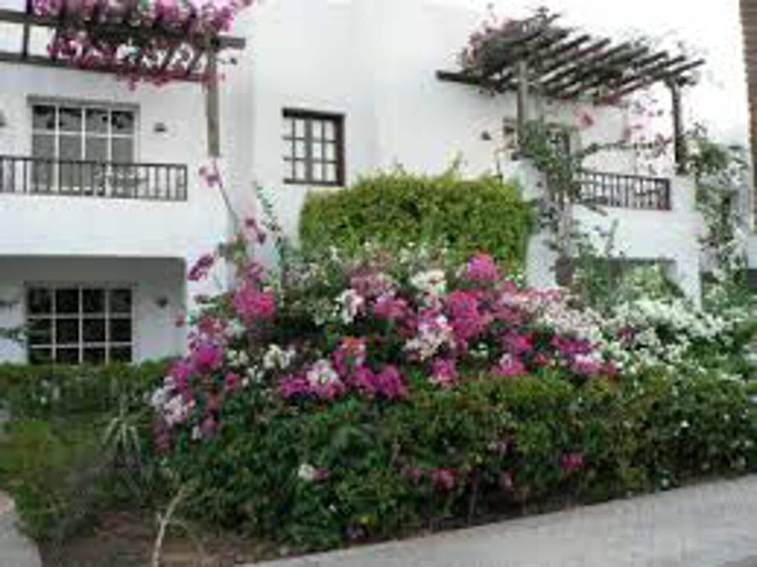 Property grounds 2, Stunning Spacious One Bed in Delta Sharm, Sharm el-Sheikh