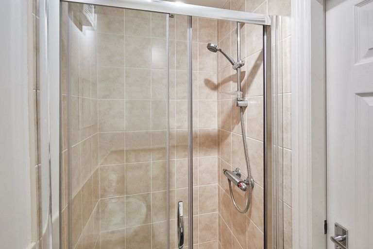 Bathroom 3, Host Stay Fox s Hideout, North Yorkshire