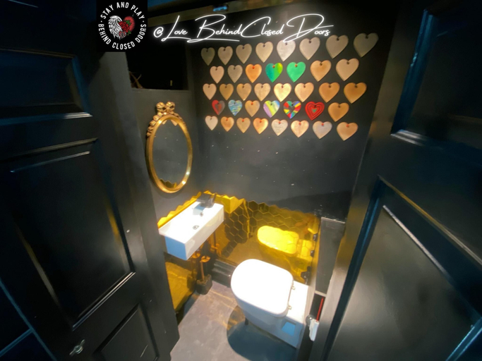 Bathroom, Stay & Play at Lovebehindcloseddoors, Plymouth