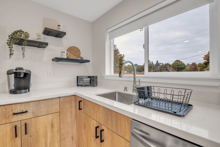 Private kitchen 4, Pacific Northwest Retreat Duplex 3min from Seattle by RedAwning, Tukwila