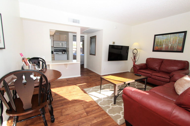 Living room 5, 226 Fully Furnished with WiFi by RedAwning, Maricopa