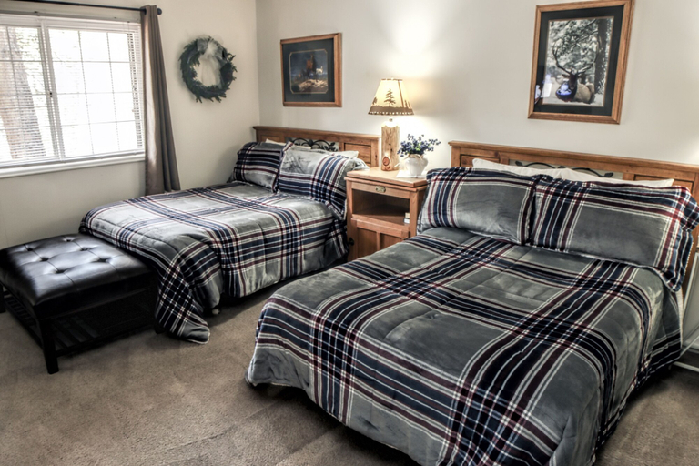 Room 3, Fawn Valley Inn: 242 2 Bedroom Apts, Larimer