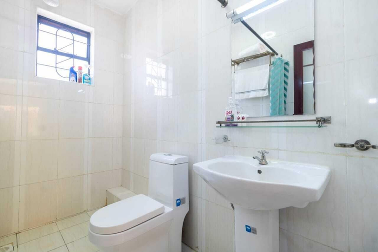 Bathroom 3, Lux Suites Mararo Court Apartments, Dagoretti North