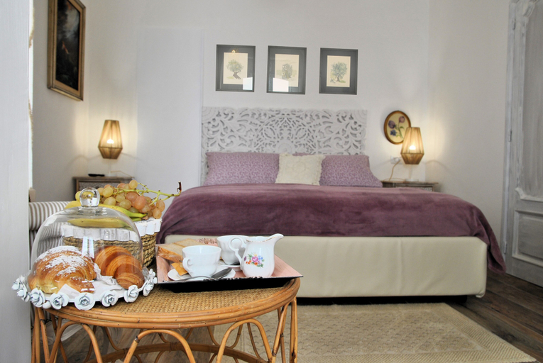 Bedroom 5, Room in B&B - Mariasofia Master Suite With Private Bathroom, Latina