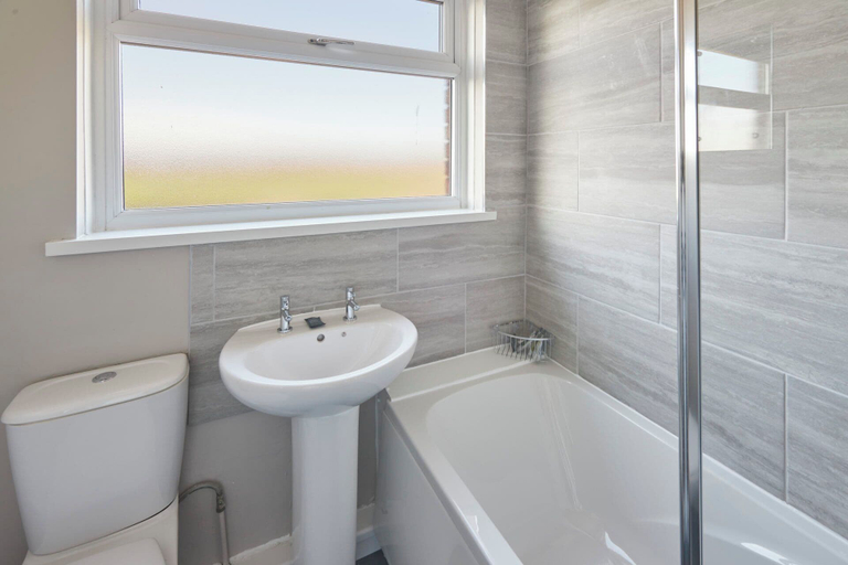 Bathroom, Host Stay Armitage Road, Redcar and Cleveland