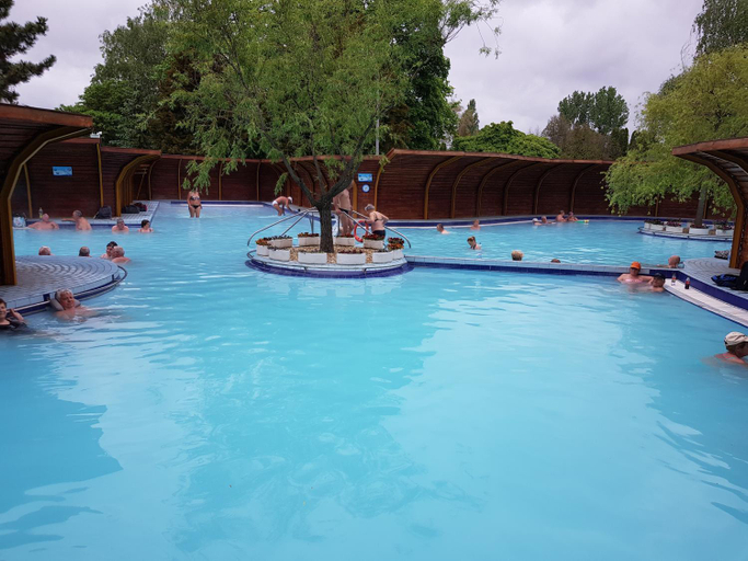 Others 3, Thermal Hotel, Komárom