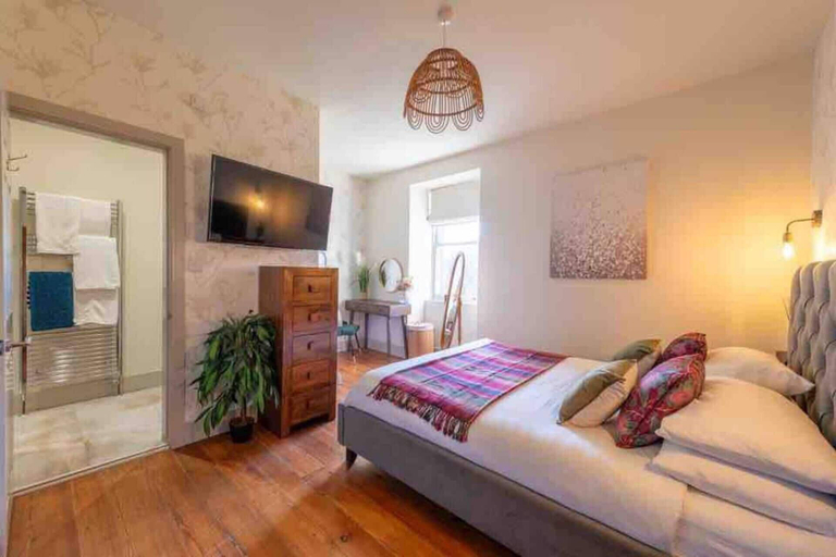 Bedroom 3, Stunning 3-bed Cottage, Hot Tub, Wi-fi, Parking, Cumbria