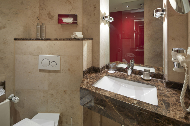 Bathroom 4, Parkhotel Pforzheim, Pforzheim