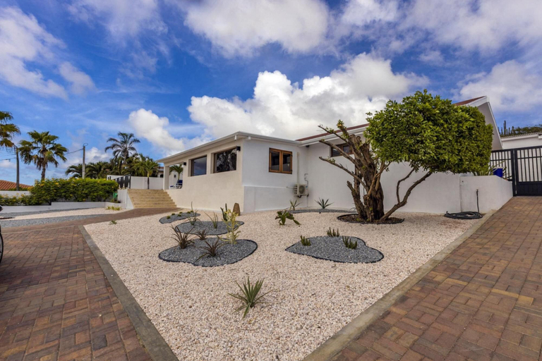 Exterior & Views 2, Breathtaking Views 2br3ba Private Pool Large Space