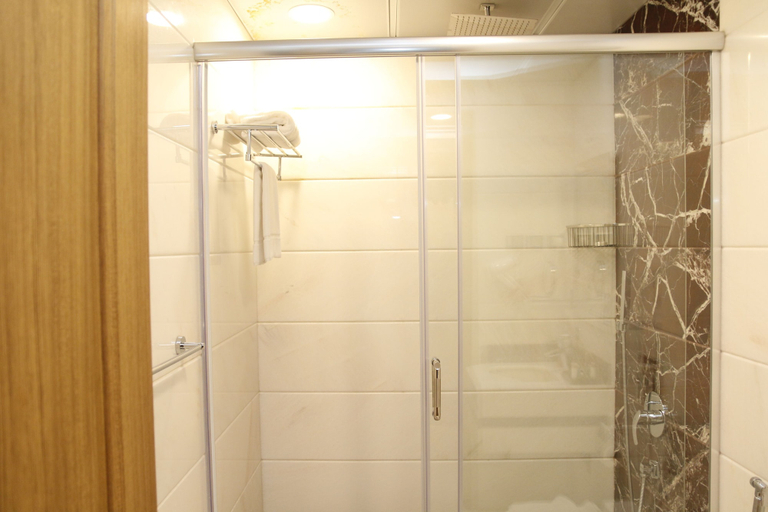 Bathroom 5, Dan Golden Hotel & Lounge, Al Madinah Al Munawwarah